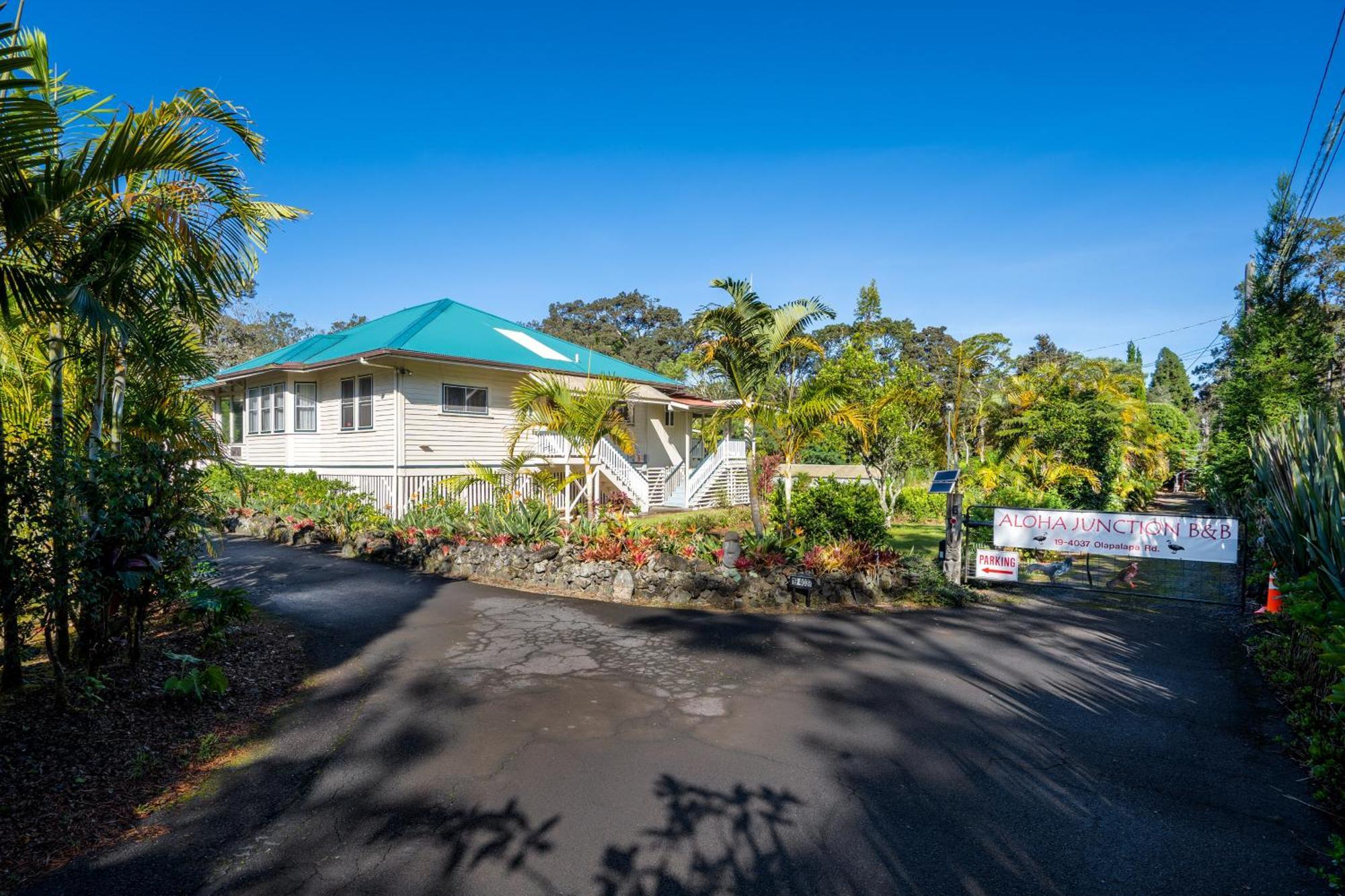 Aloha Junction Bed And Breakfast -Minutes Away From Hawaii Volcanoes National Park Экстерьер фото